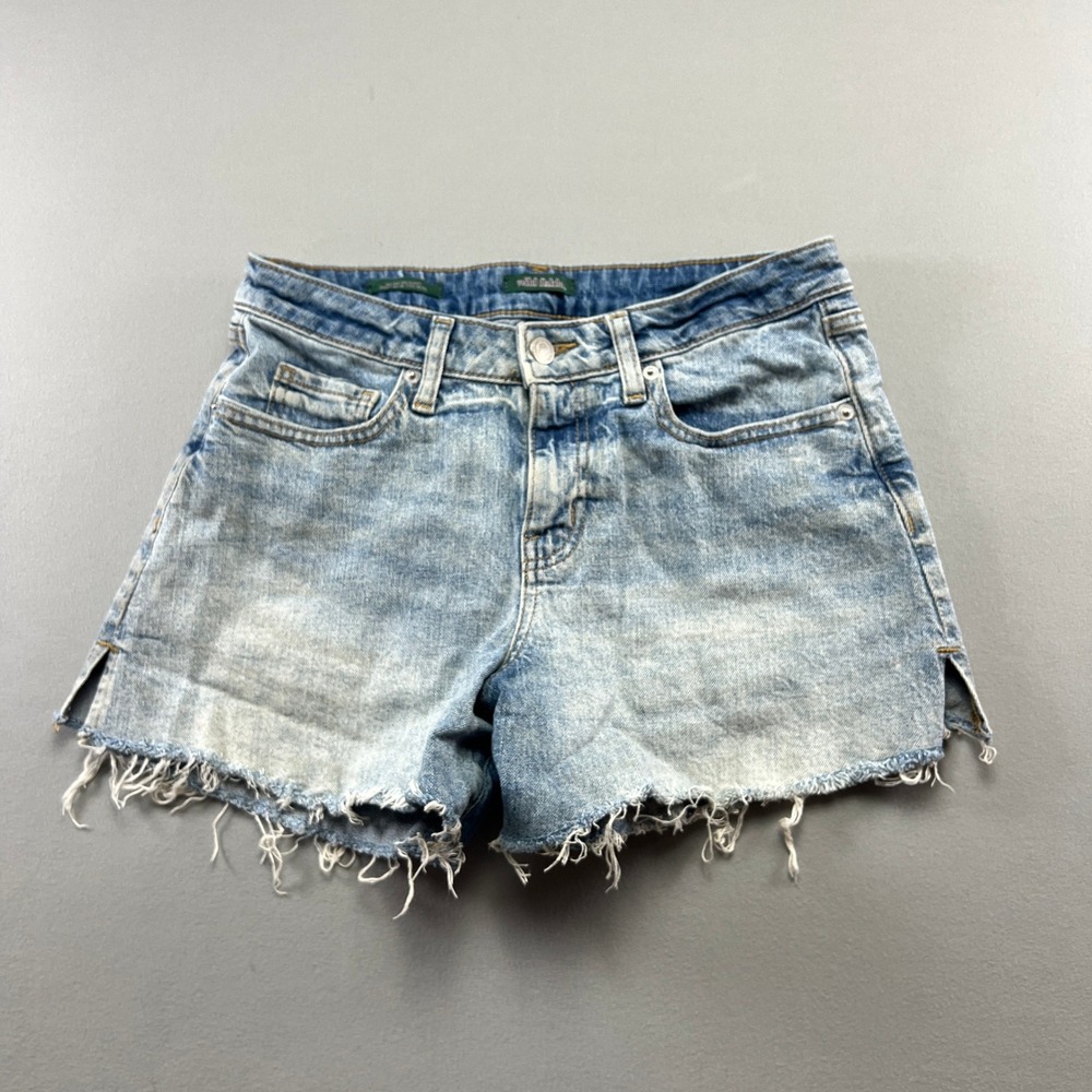 Wild Fable Cut Off Midi Shorts Women 4 Blue Denim Mid Rise Light Wash Fringe Hem